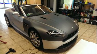 Aston Martin Roadster, anthrazit, matt